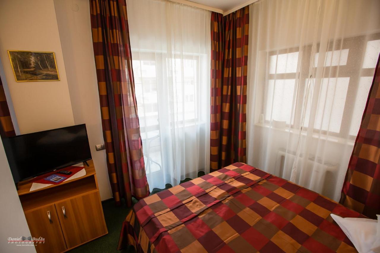 Pensiunea Vila Europa Deva Esterno foto